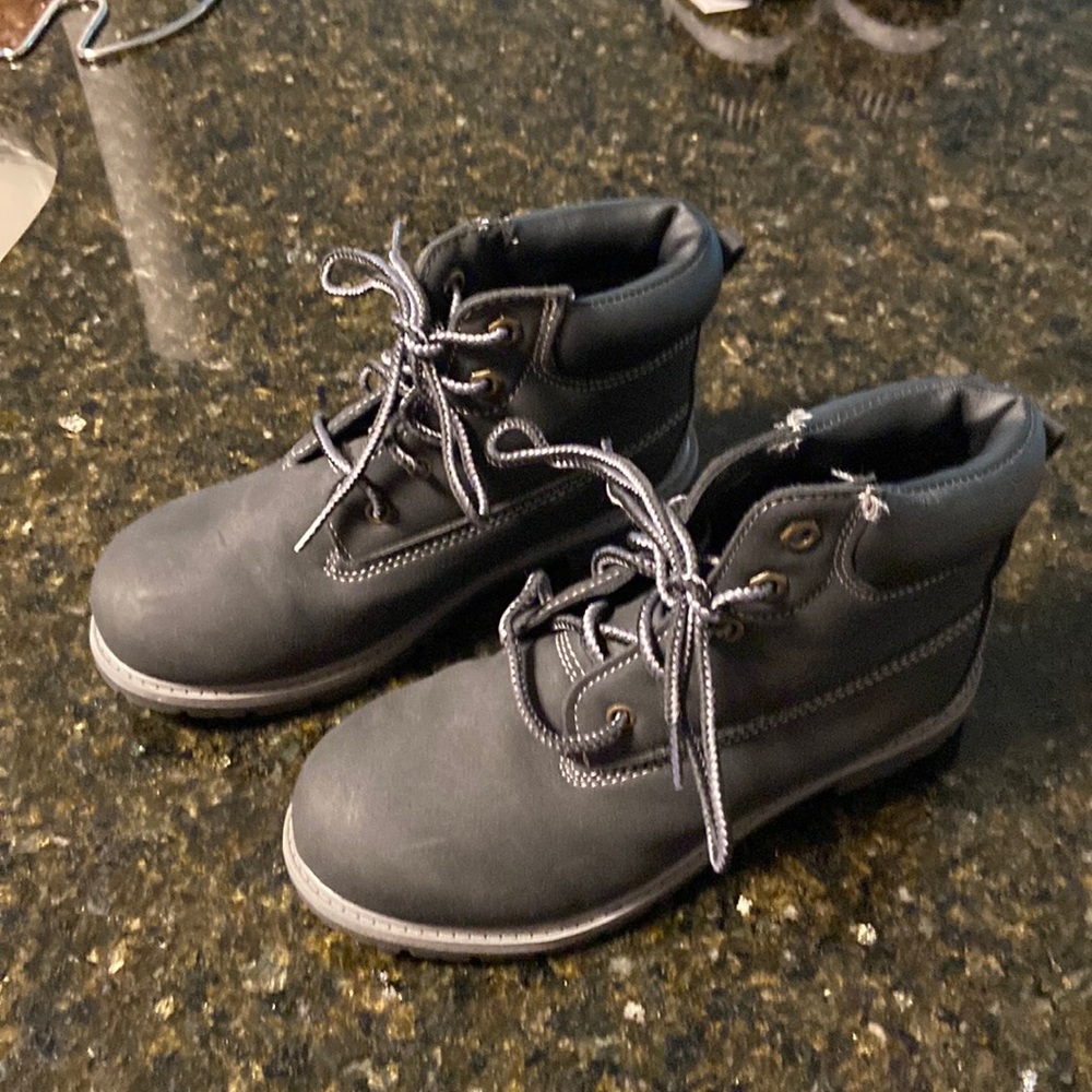 Target wonder nation boys size 3 boots! New never worn